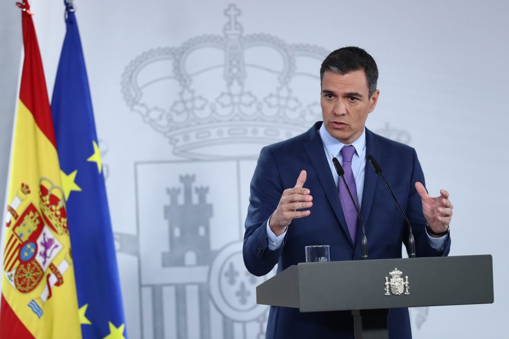 El Presidente del Gobierno, Pedro Sánchez anuncia en rueda de prensa un  cheque de 200 euros para familiar vulnerables
