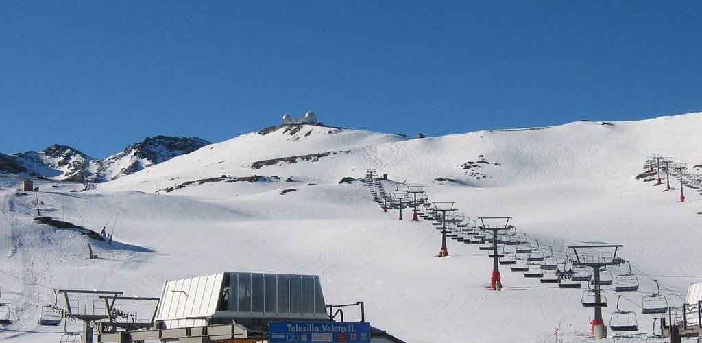 La estación de esquí Sierra Nevada busca más de 170 trabajadores: estas son sus ofertas de empleo